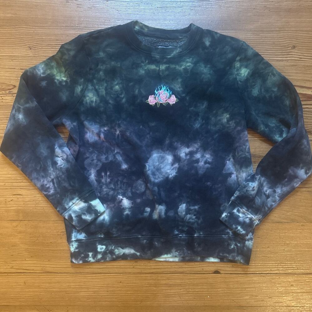 Blind Rooster dark tie dyed floral embroidered‎ crew sweatshirt SIZE S